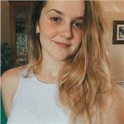 Entrenadora personal, graduada en Ciencias de la Actividad Física y del Deporte.